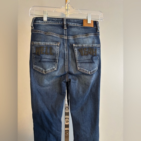 American Eagle Women's Jeans Stretch HELL YEAH Embroidery On Back Blue Denim 2 - Picture 4 of 8